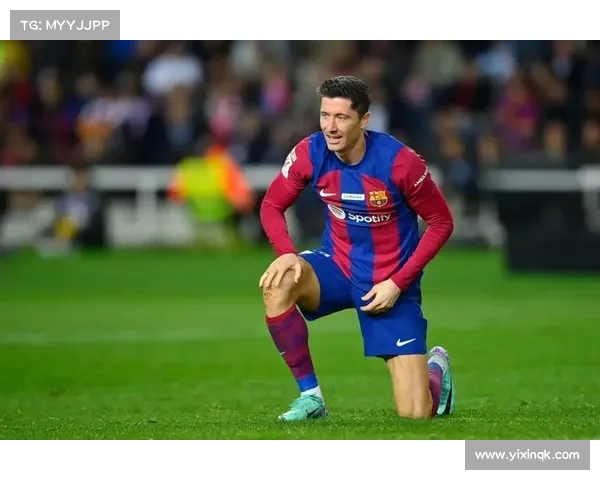 莱万坚定留守巴萨 中东俱乐部接触未果继续为巴萨奋斗 莱万坚定留守巴萨 中东俱乐部接触未果继续为巴萨奋斗